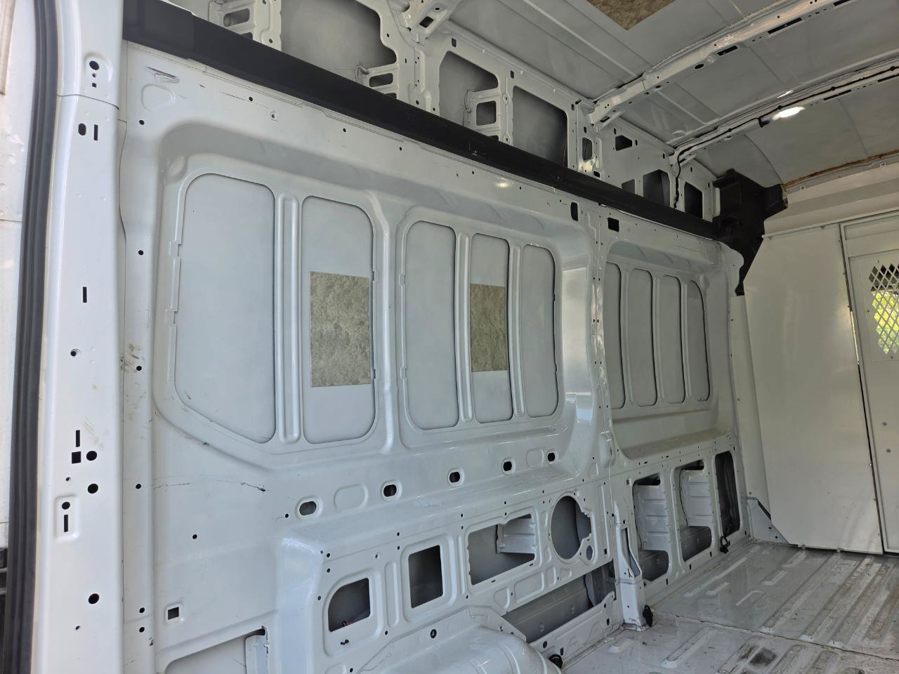 Used 2018 Ford Transit 350 148 High Roof RWD image 19