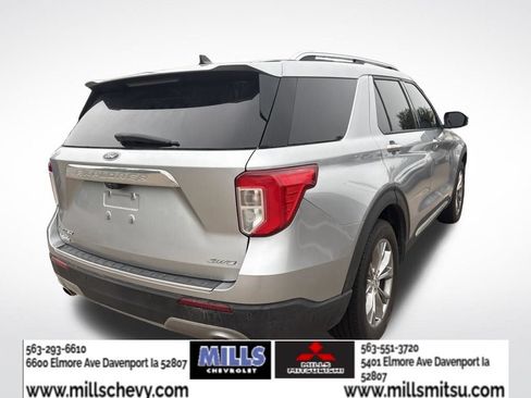 Used 2022 Ford Explorer Limited AWD/4WD image 3