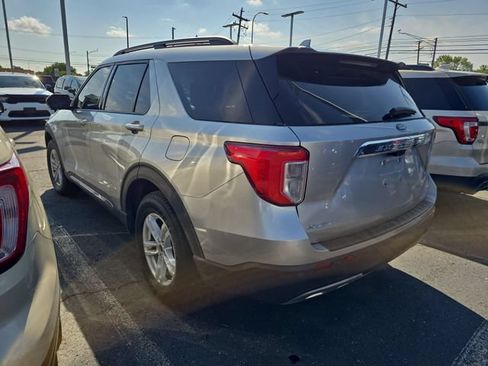Used 2020 Ford Explorer XLT w/ Equipment Group 202A AWD/4WD image 4