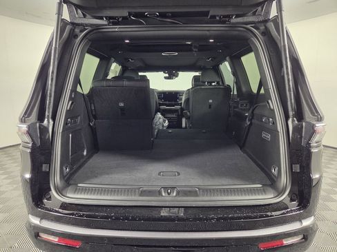 New 2026 Jeep Grand Wagoneer Limited AWD/4WD image 18