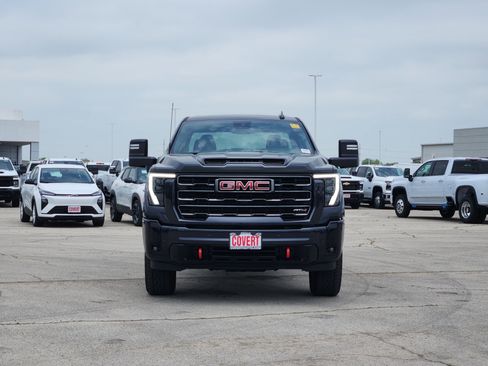 Used 2026 GMC Sierra 2500 AT4 AWD/4WD image 2