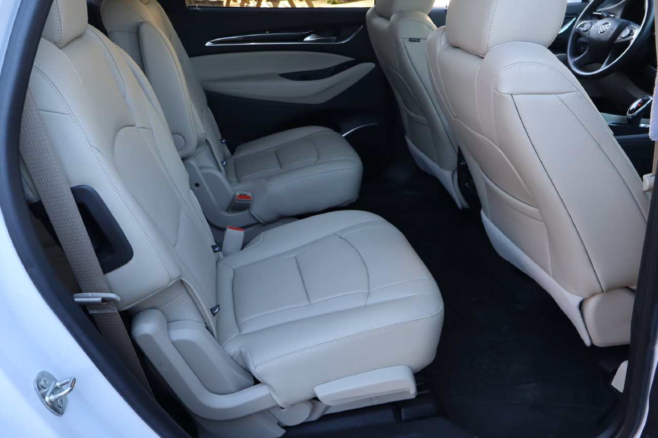 Used 2019 Buick Enclave Premium FWD image 18