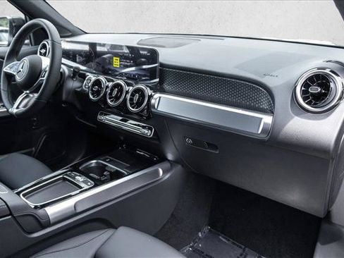 New 2026 Mercedes-Benz GLB 250 4MATIC image 24