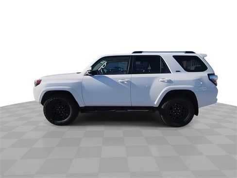 Used 2022 Toyota 4Runner SR5 Premium image 5
