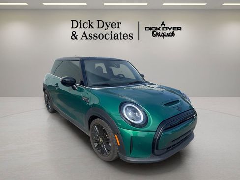 Used 2022 MINI Cooper SE image 1