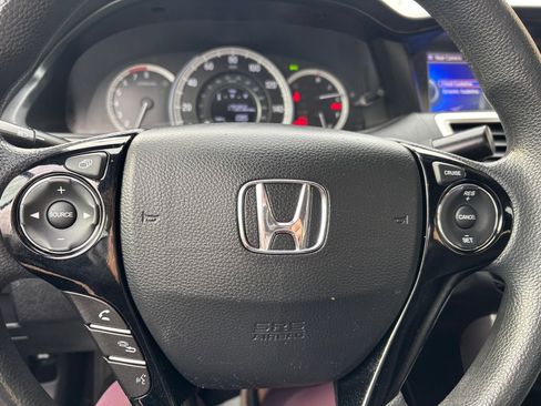 Used 2011 Subaru Outback 2.5i Limited image 32