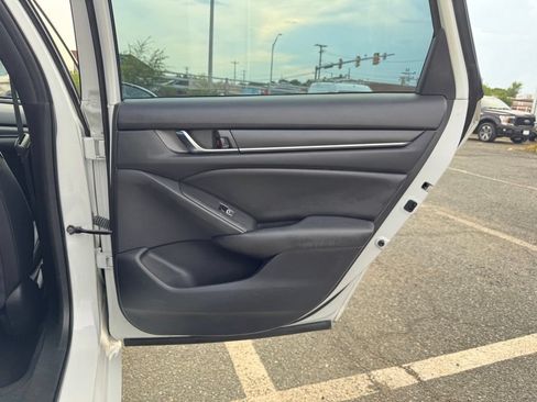 Used 2019 Honda Accord Sport image 14