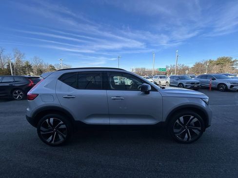 Certified 2025 Volvo XC40 B5 Ultra w/ Protection Package Premier image 9