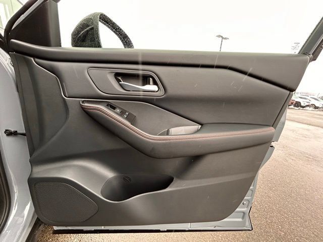 Used 2026 Nissan Rogue SV AWD/4WD image 34