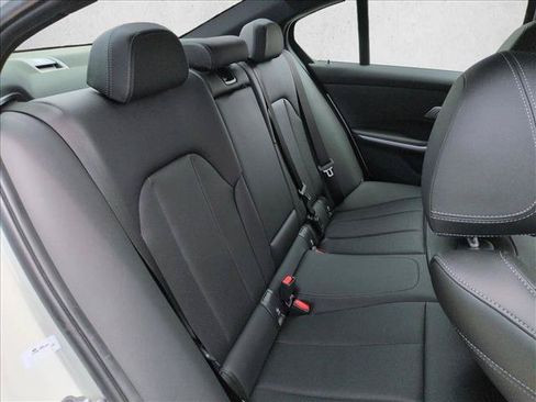 Used 2023 BMW 330i Sedan w/ Driving Assistance Package RWD image 21