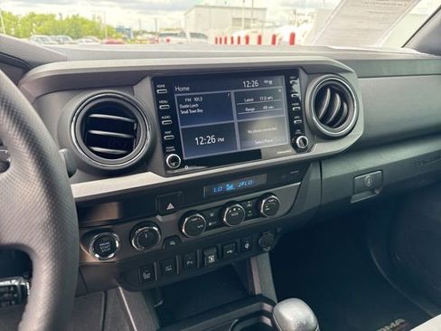 Used 2023 Toyota Tacoma TRD Off-Road w/ Technology Package AWD/4WD image 16