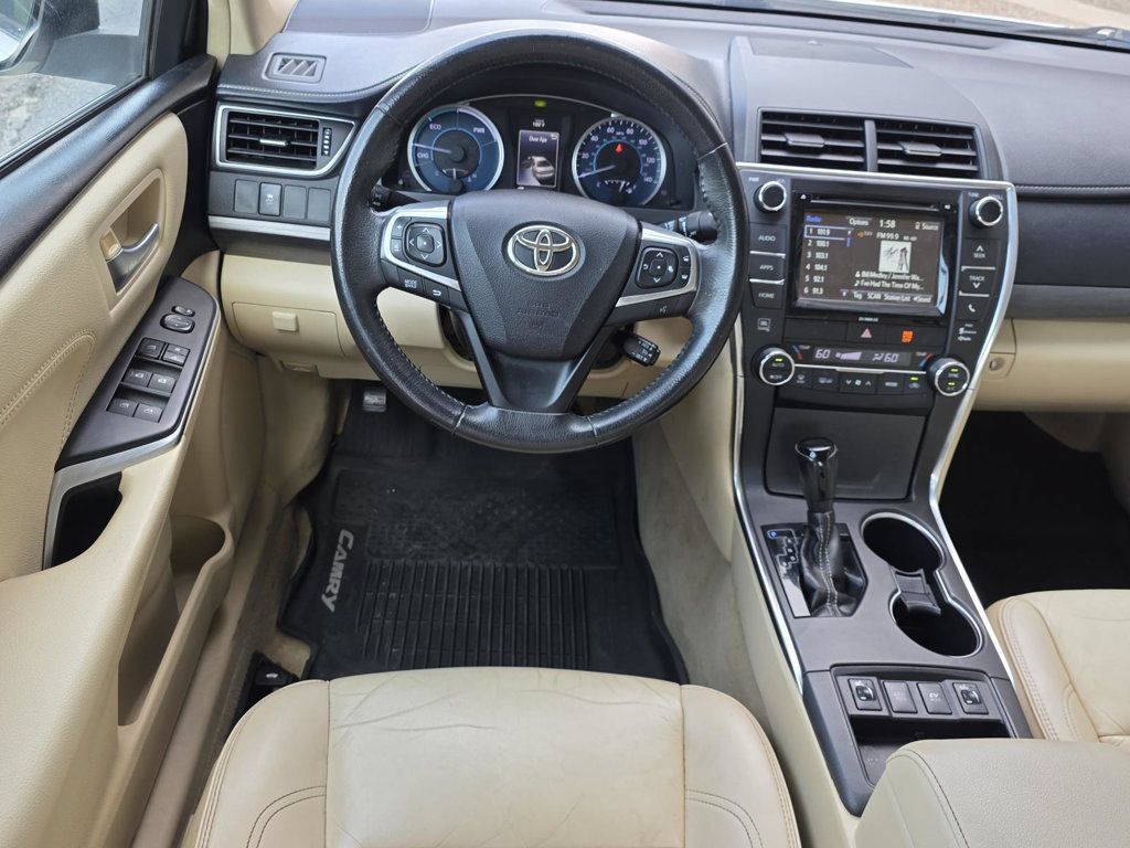 Used 2017 Toyota Camry XLE FWD image 11