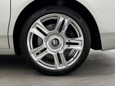 Used 2015 Rolls-Royce Ghost RWD image 28