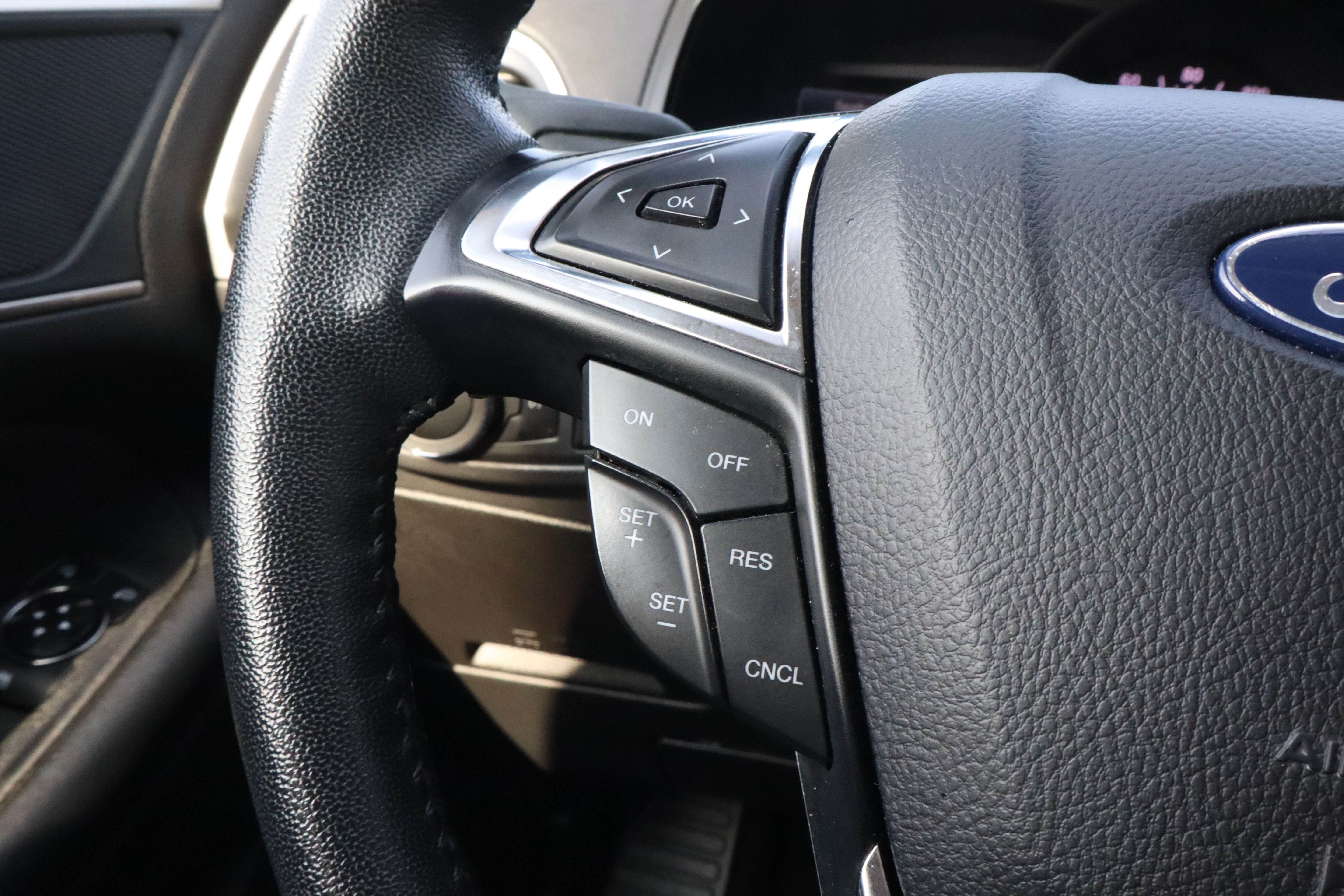 Used 2024 Ford Edge SEL AWD/4WD image 25