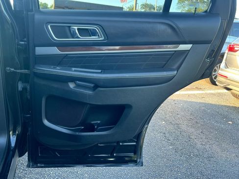 Used 2017 Ford Explorer Platinum AWD/4WD image 19