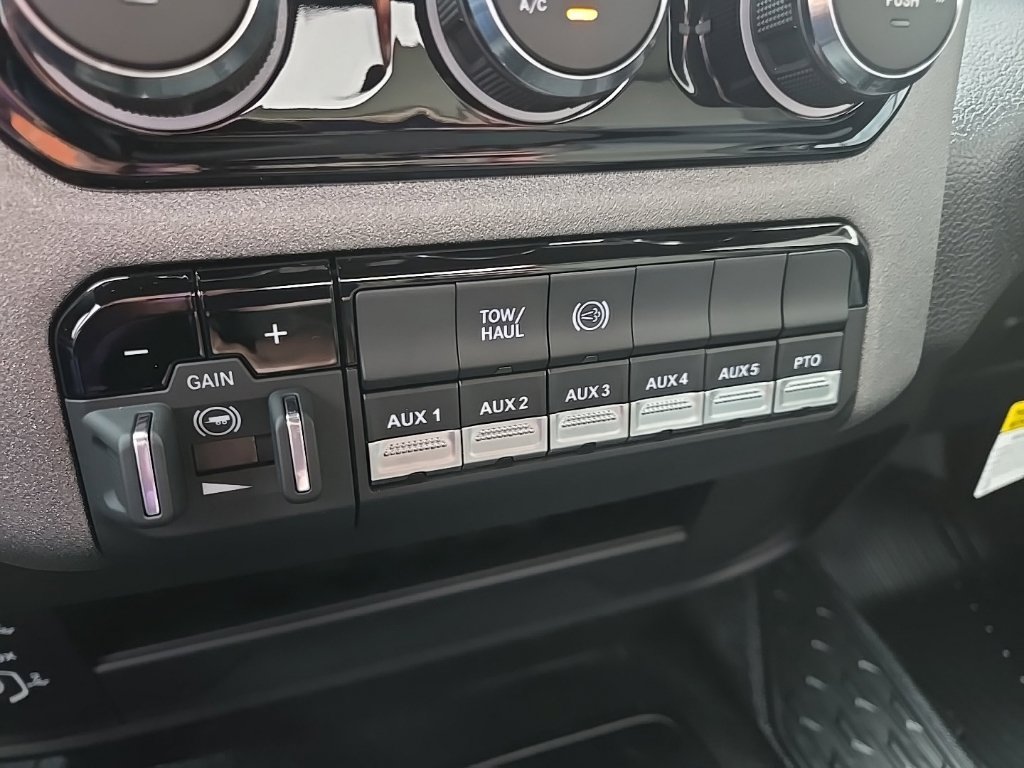 New 2026 RAM 5500 Tradesman w/ Chrome Appearance Group AWD/4WD image 70
