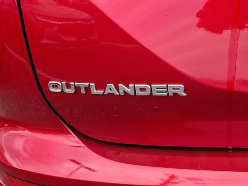 Used 2024 Mitsubishi Outlander SE FWD image 30