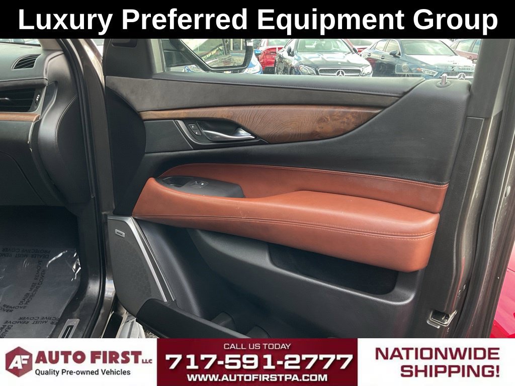 Used 2020 Cadillac Escalade ESV Luxury AWD/4WD image 17
