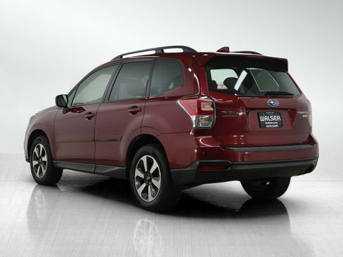 Used 2017 Subaru Forester 2.5i Premium image 3
