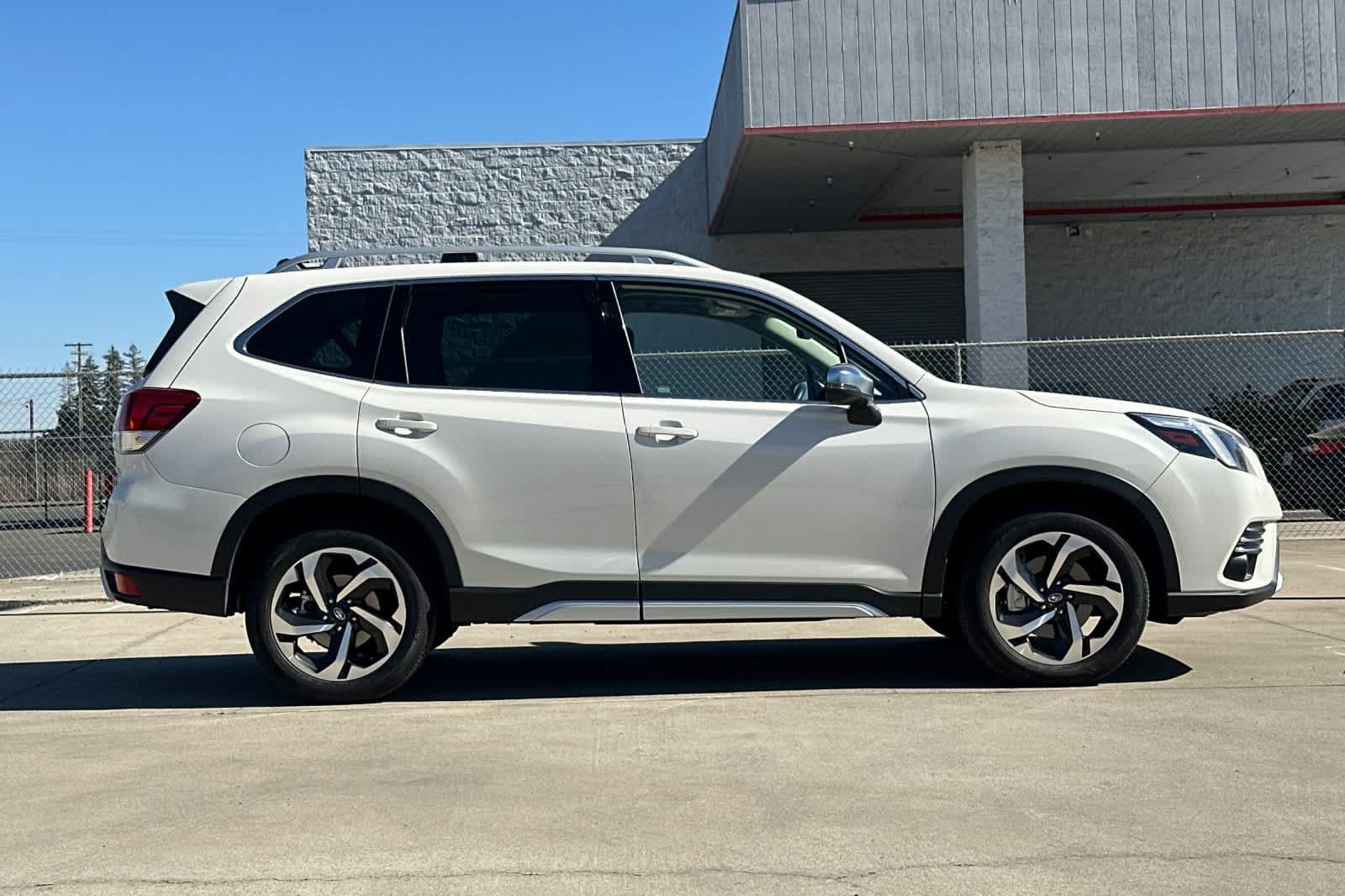 Used 2023 Subaru Forester Touring w/ Popular Package #2 AWD/4WD image 2