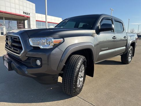 Certified 2019 Toyota Tacoma SR5 image 6