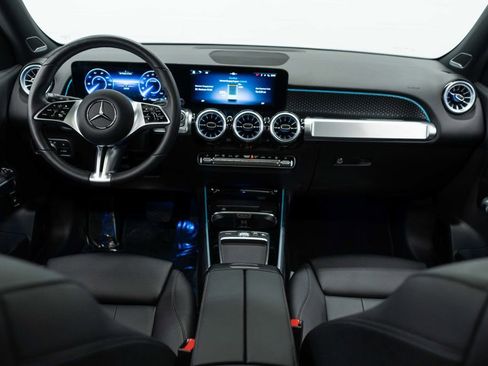 Used 2025 Mercedes-Benz EQB 300 4MATIC w/ Driver Assistance Package image 10