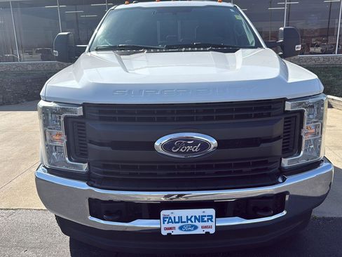 Used 2019 Ford F350 XL w/ XL Value Package image 3