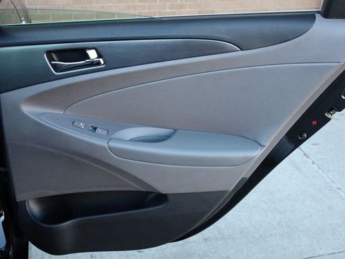 Used 2012 Hyundai Sonata Hybrid w/ Ultimate Pkg image 18