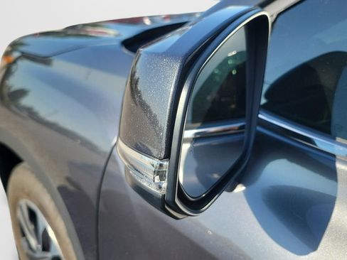 Used 2023 Toyota Highlander XLE image 4