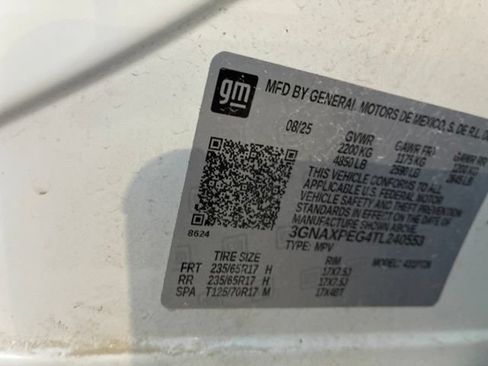 Used 2026 Chevrolet Equinox LT AWD/4WD image 14