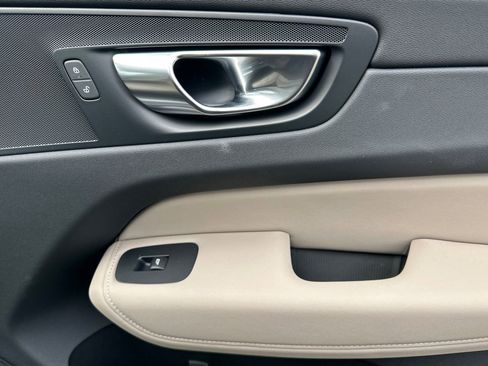 New 2026 Volvo XC60 B5 Plus w/ Protection Package Premier AWD/4WD image 19