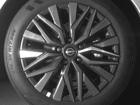 Used 2025 Nissan Altima 2.5 SV image 13