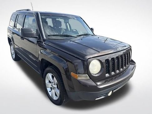 Used 2014 Jeep Patriot Latitude AWD/4WD image 7