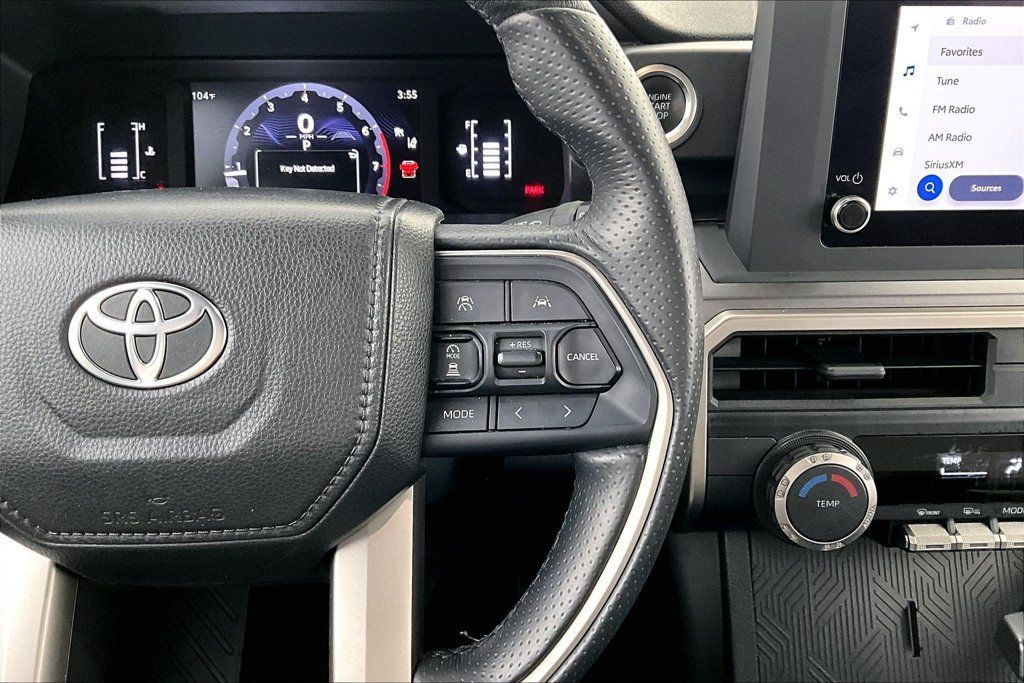 Used 2025 Toyota 4Runner SR5 AWD/4WD image 26