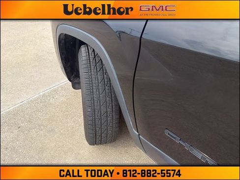 Used 2023 Jeep Cherokee Altitude Lux AWD/4WD image 20