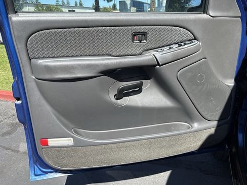 Used 2004 Chevrolet Avalanche 2WD image 25