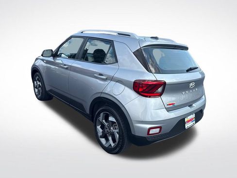 Certified 2023 Hyundai Venue SEL FWD image 3