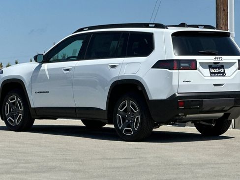 New 2026 Jeep Cherokee Laredo AWD/4WD image 6