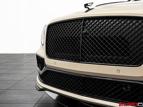 Used 2024 Bentley Flying Spur W12 image 12