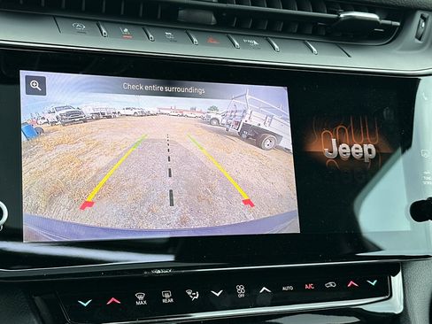 New 2026 Jeep Grand Cherokee Limited image 19