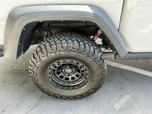 Used 2022 Jeep Gladiator Rubicon AWD/4WD image 13