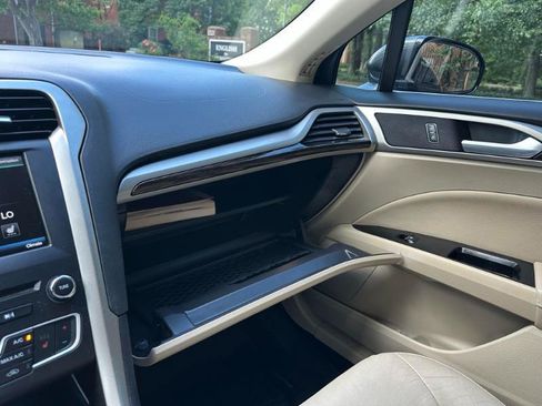 Used 2016 Ford Fusion SE w/ Equipment Group 202A FWD image 38