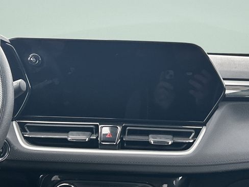 Used 2025 Chevrolet TrailBlazer LT w/ Driver Confidence Package image 18