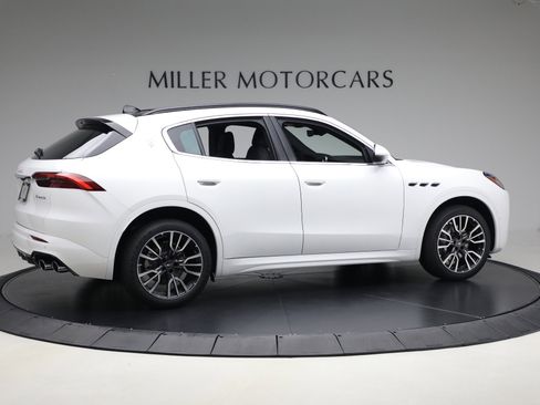 New 2025 Maserati Grecale GT image 8