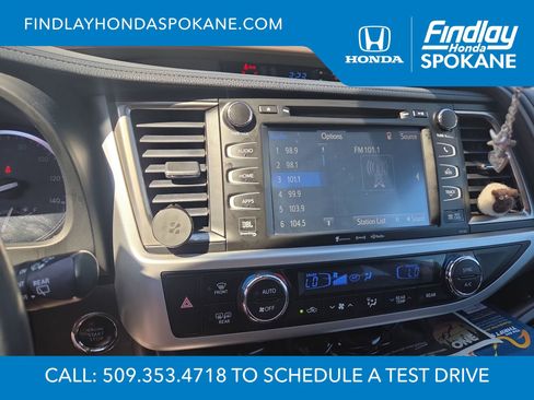 Used 2018 Toyota Highlander Limited Platinum AWD/4WD image 14