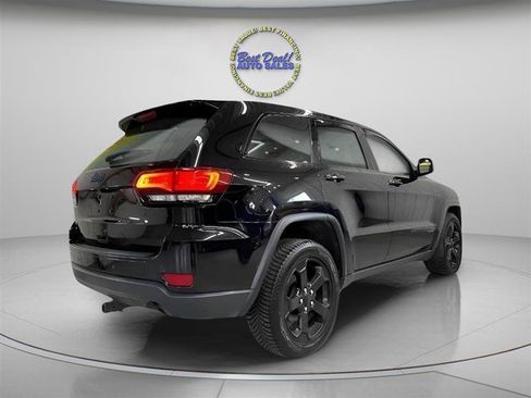 Used 2018 Jeep Grand Cherokee Laredo AWD/4WD image 6