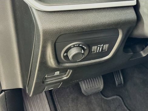 Used 2025 Jeep Grand Cherokee L Laredo w/ Luxury Tech Group I AWD/4WD image 14