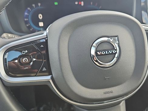 Used 2025 Volvo V60 B5 Cross Country Plus image 21