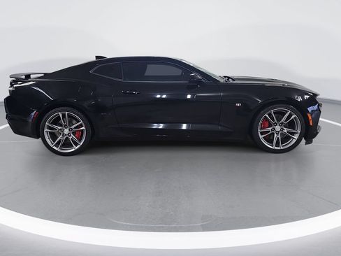 Used 2020 Chevrolet Camaro SS RWD image 2