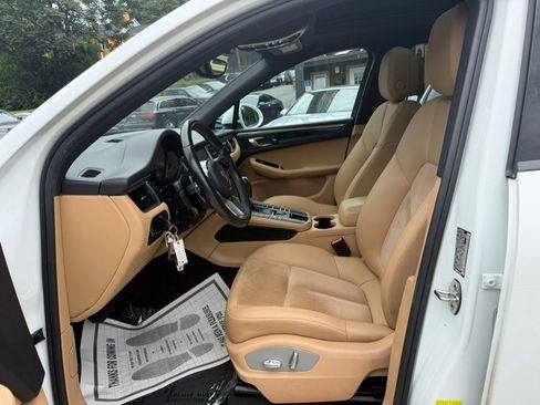 Used 2018 Porsche Macan AWD/4WD image 18